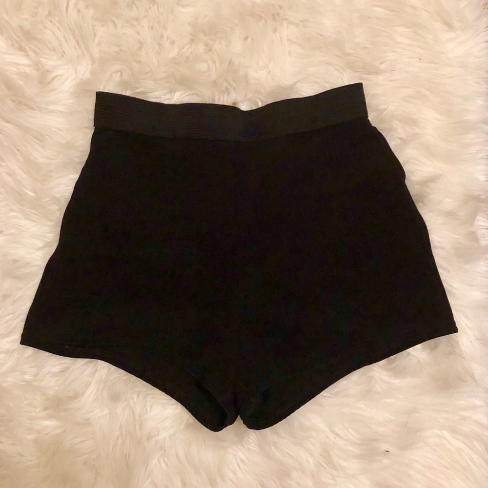 🔥Forever 21 *exclusive* hot booty shorts🔥